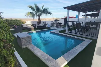 Image de Private pool and walking distace from sand/beach -Happy to Host you!