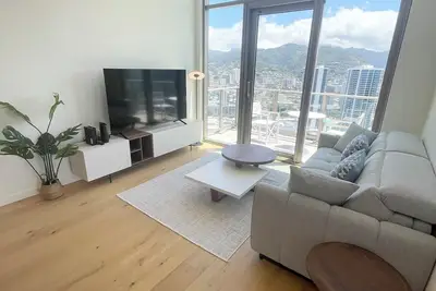 Image de Welcome to magnificent views of Diamond Head, Ala Moana Beach!