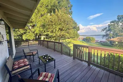 Image de Lake Talquin cozy 2-bedroom cottage w/ peaceful lakeview. 35 minutes from Fsu.