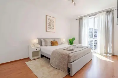 Image de Bright Flat with Balcony & Garage by HostWise