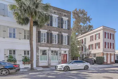 Image de Gorgeous Fully Renovated French Quarter Home