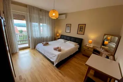 Image de Appartement de deux chambres avec le balcon et la vue sur le mer Punat, Krk (A-24863-a)
