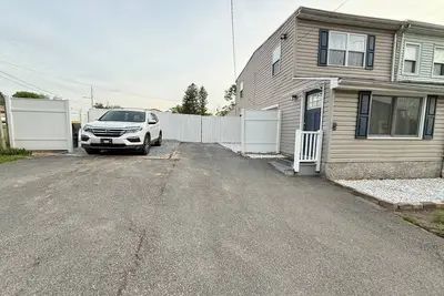 Image de Soothing 3-bedroom 1 bath house with A/C in Wilmington.