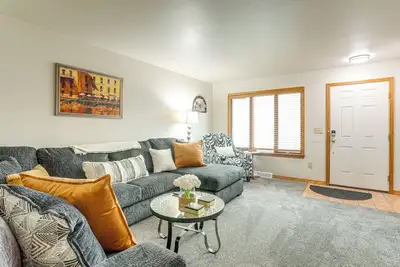 Image de Convenient Townhome 1 Mi to Dtwn Clearfield