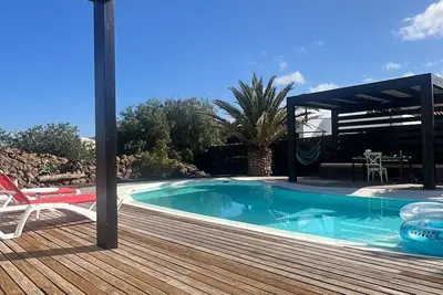 Image de Amazing private-pool Villa in Villaverde