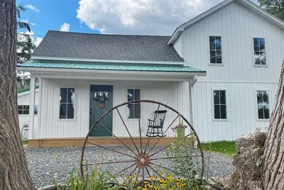 Image de 1880s 2-bedroom Farmhouse at Bearpen Mtn