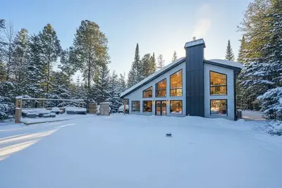 Image de Spa, Rivière, Billard | Chalet Ombre & Lumière