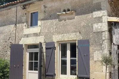 Image de Charmant gite d'une chambre à Brux, parfait pour une escapade rurale sereine