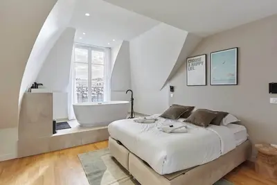 Image de Spacieux appartement 3 chambres - Luxe Trocadéro