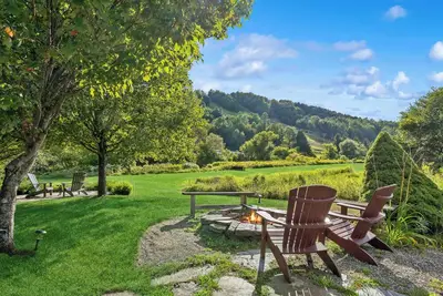 Image de Steps to S6! Firepit, Bbq, Views! - Little House