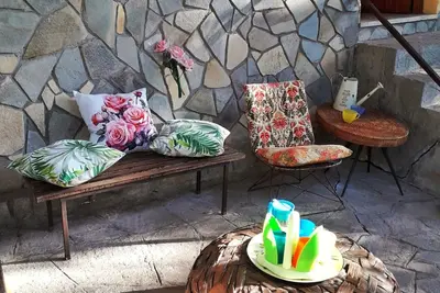 Image de Appartement 'L'Angolo Con Vista A Bajardo' avec vue sur la montagne, terrasse privée et jardin privé