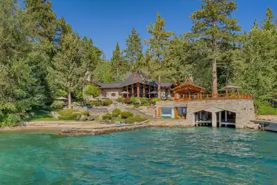 Image de East Shore Estate | Infinity Pool & Boathouse - Wovoka