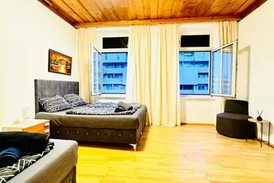 Image de Lovely Room in Shared Apart | 10 Min to Fac Platz