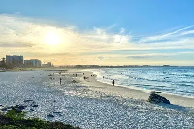 Image de Bilinga Breeze Walk to North Kirra Beach and Airport