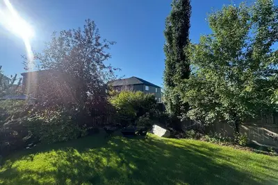 Image de Executive Home - Just Off Chestermere Lake