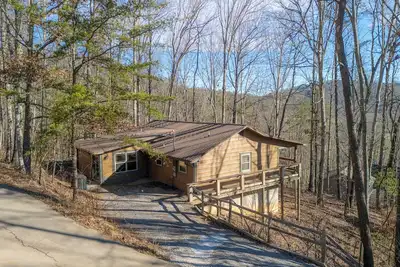 Image de Escape to your peaceful & private retreat in the heart of Wears Valley, Tn,