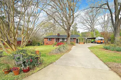Image de The Raleigh Hideaway Ranch w/Large Fenced Yard and King Main + Pup Friendly