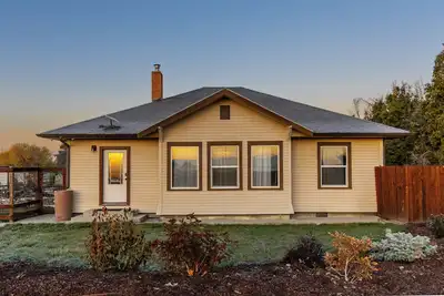 Image de Charming 1920s Cottage Retreat – Modern Comfort, Vintage Soul