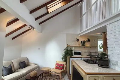 Central Loft Apartment With Sea Views