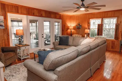 Image de Serene Summerton, Family-friendly Lake Fun!