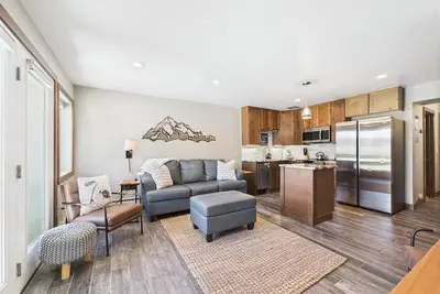 Image de Lakefront 1br Condo in Dillon – Walk to Amphitheater, Minutes to Ski Resorts!