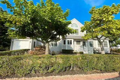 Image de Pet Friendly 4 Bedroom Just Steps to Beach