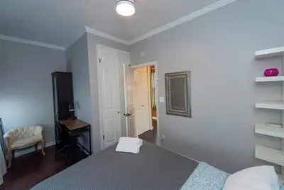 Image de Private entrance studio with bathroom