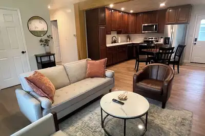 Image de Charming single-story house perfect for getaways or extended stays.