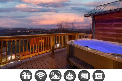 Image de Retreat in the Smokies: Free Attractions Tickets, Mountain Views, and Hot Tub