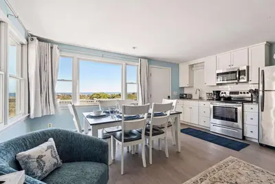 Image de Coastal Bliss | Sweeping Views | Updated Kitchen