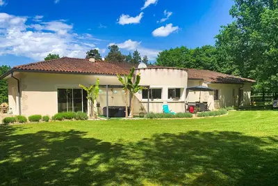 Image de Maison confortable à Sarliac avec WiFi