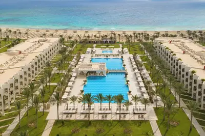 Image de Stylish Room Experience Near Almaza Bay Perfect for Family Fun - Free Breakfast