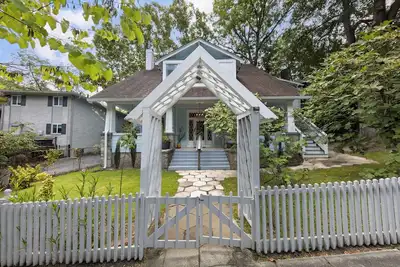 Image de Charming 3br Near Piedmont Park + Patio