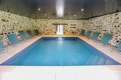 Image de So Villa Le Chalet (58) – Piscine intérieure – Basket – 2h de Lyon – 45p.