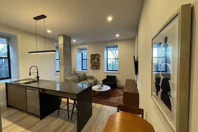 Image de *New Mid-Century Modern 2b/1b