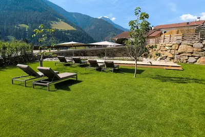 Image de Appartement 'Naturapartments Alpreid Eiche' avec vue sur la montagne, piscine commune et Wi-Fi