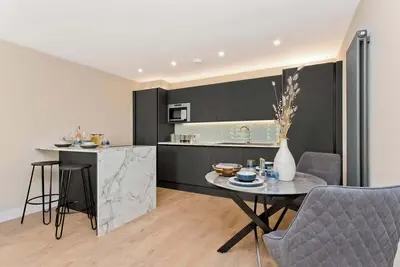 Image de Modern 2 bedroom apartment with free parking