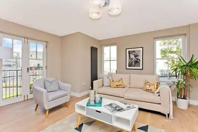 Image de Modern central 2 bedroom apartment with parking