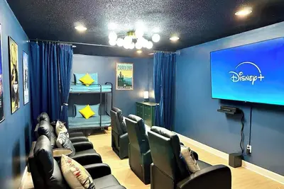 Image de Theater and game rooms/5 bedrooms/2 king-size beds/TikTok and Instagram wall