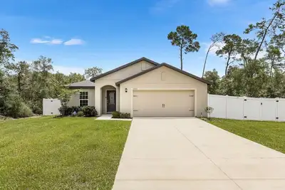 Image de Oaks Retreat near Florida Horse Park Ocala — Fenced Yard, 3br/2ba