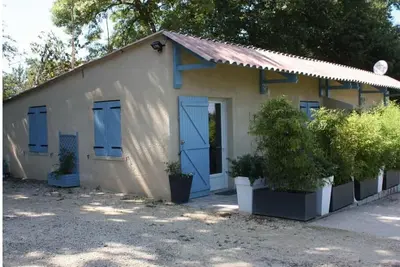 Image de Gîte 'Gite Iago' avec terrasse privée, jardin partagé et Wi-Fi