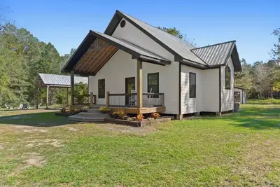 Image de Welcome to Silver Run Resort. Beautiful 3 bedroom home on 50 acres in Perkinston