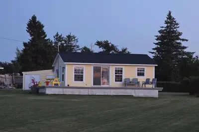 Image de Seaside Escape – 2-Bedroom Oceanview Cottage with Private Beach Access