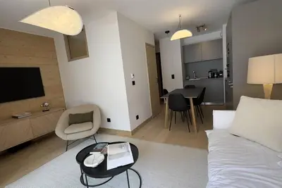 Image de Pied des pistes de ski, piscine, terrasse, parking, télévision, casier à ski, 43m², Alpe d'Huez