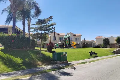 Image de Comfortable, quiet accommodations with excellent amenities.