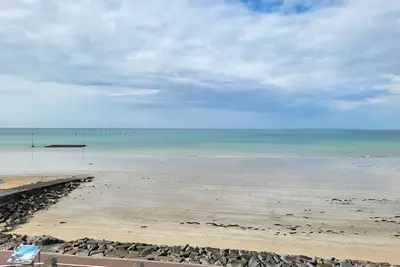 Image de Delightful 2-bedroom house in Lessay. Nice beaches, less than 10 minutes by car.