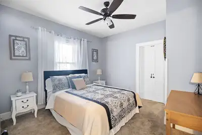 Delightful Cozy Home/2 bed 1 Bath Sleeps8