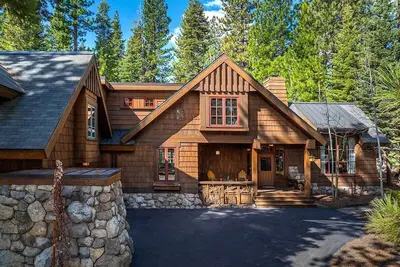 Image de The Lodge at Lahonton. Spacious, Luxurious, and Tranquil 5-bedroom. Pet-friendly