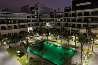 Image de Luxueux appartement 3 pièces – Piscines, à 5 min de la plage!