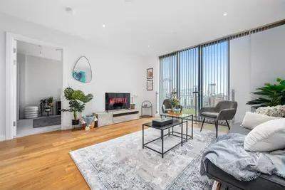 Image de Family & Tourist Apartment  | Prime Location | Next to Ao arena & Markets